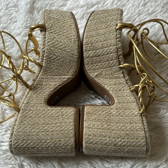 Larroude Coco Platform Sandal In Raffia and Gold Metallic Leather - Picture 11 of 15